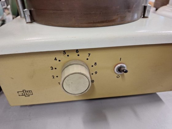 ラボ用振動スクリーン MLW