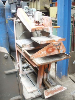 1 把石锯，直径 350 毫米的锯条