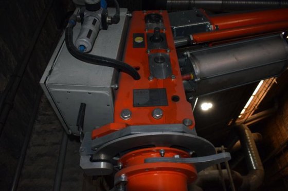 コラム取付型旋回マニピュレーター 48kg HUSCH