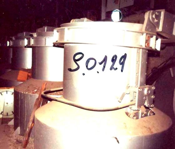 1991 900 升、5 吨、LEW 型喂料斗