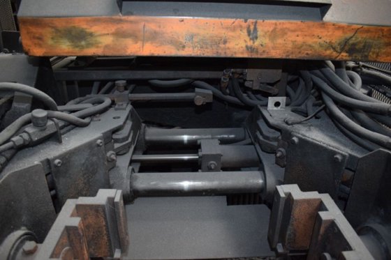 1992 重力式压铸机 IMR C55