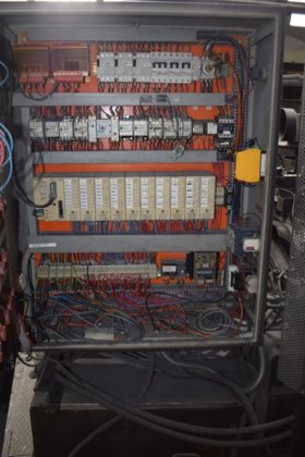 1992 重力式压铸机 IMR C55