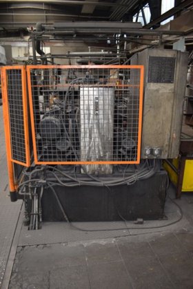 1992 重力式压铸机 IMR C55