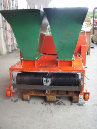 双计量传送带，800 毫米 x 300 毫米