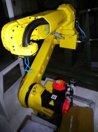 Pequeño robot FANUC M201A nuevo