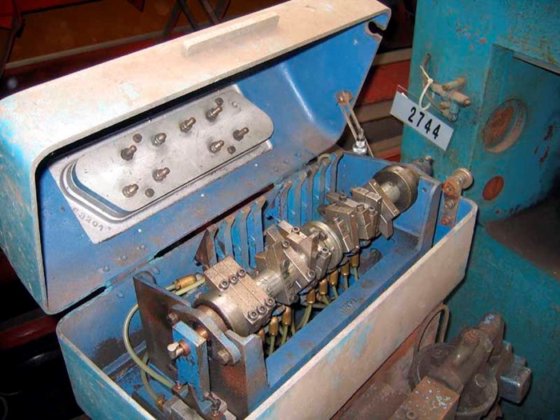 造型机 BMM，型号 QJS217PL