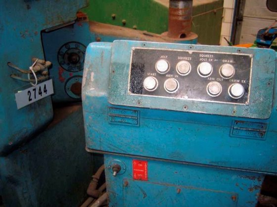 造型机 BMM，型号 QJS217PL