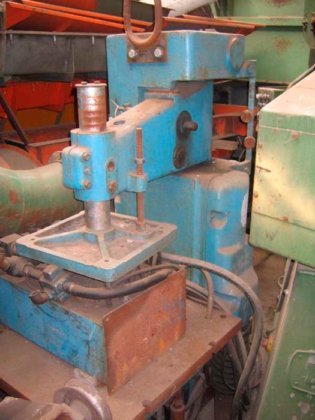 造型机 BMM，型号 QJS217PL