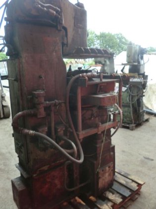 成形機BMD、タイプARPA 300