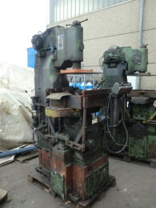 成形機BMD、タイプARPA 300