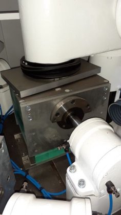 RÖPER 2.5 升射芯机，车削台 - 自动