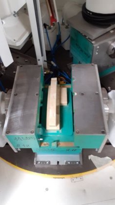 RÖPER 2.5 升射芯机，车削台 - 自动