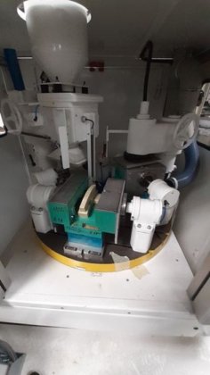 RÖPER 2.5 升射芯机，车削台 - 自动