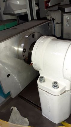 RÖPER 2.5 升射芯机，车削台 - 自动