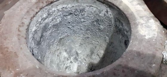 固定溶解炉 MORGAN 電気式 200kg