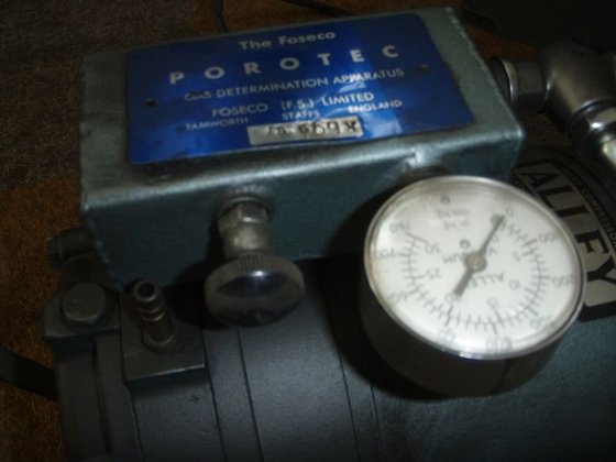 实验室用真空钟罩+泵