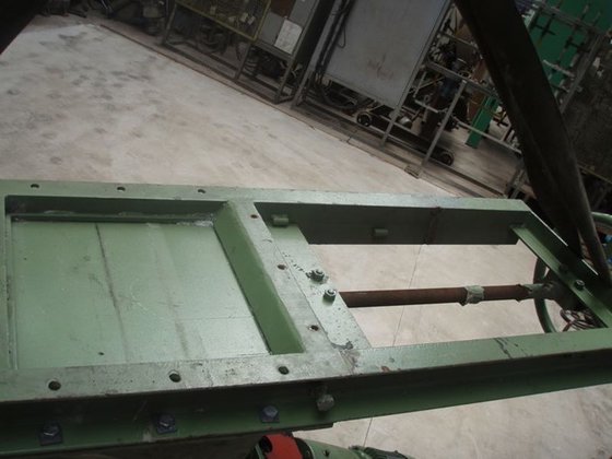 1990 螺旋输送机 1550 毫米，直径 150