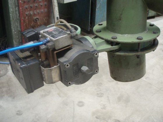 1990 螺旋输送机 1550 毫米，直径 150