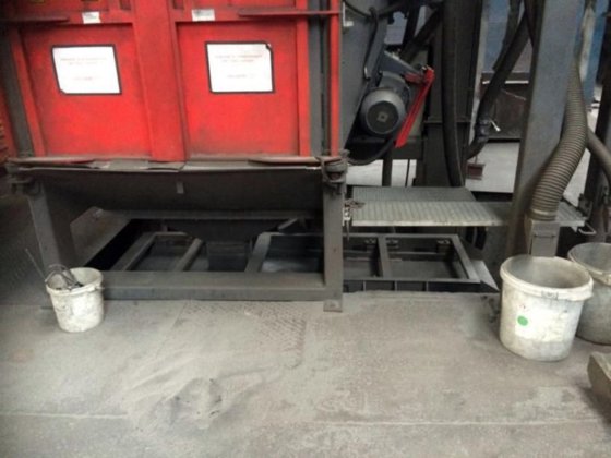 2007 RÖSLER抛丸室，3台涡轮机，载荷1500公斤