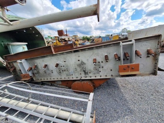 振动输送机 HEWITT ROBINS，4850 毫米 x