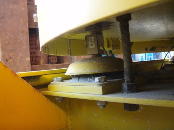 移动式电动工作台，带 4 个负载单元