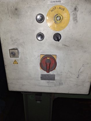 2006 用于堆叠纸箱的液压倾斜装置 SCHWARZ 2000 公斤