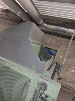 2006 箱積み用油圧傾斜装置 SCHWARZ 2000kg