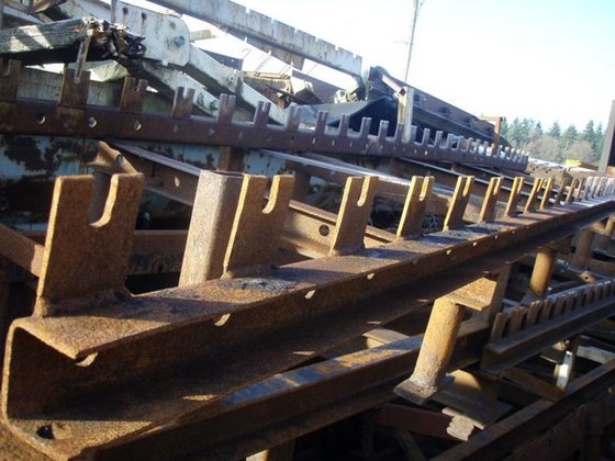 ローラーコンベア、16 m x 0.75 m