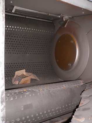 1994年製タンブルベルトショットブラストマシン、ゴムベルト、タービン1基付き、ブランドTOSCA