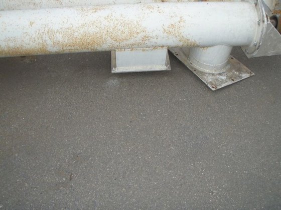 螺旋输送机 2800 毫米，直径 250 毫米