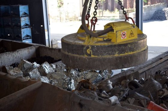 2008 ローディングクレーン10tとマグネットELMEC