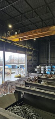 2008 年 10 吨装载起重机和磁铁 ELMEC