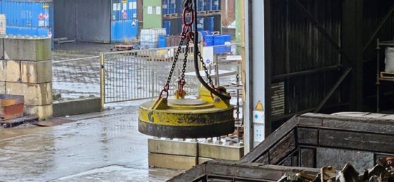 2008 ローディングクレーン10tとマグネットELMEC