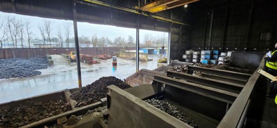 2008 ローディングクレーン10tとマグネットELMEC