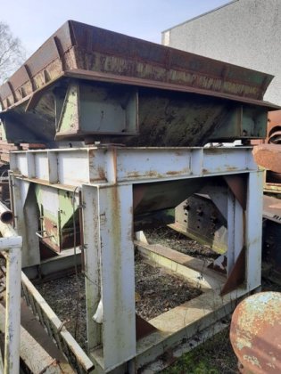 振动网格 2400 毫米 x 2300