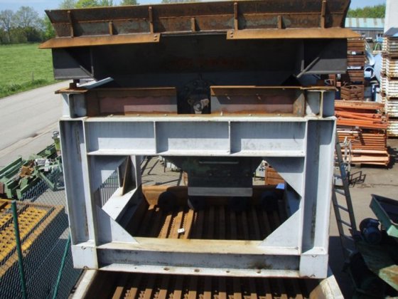 振动网格 2400 毫米 x 2300