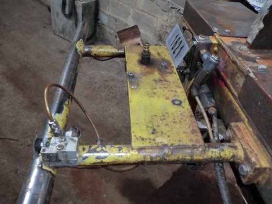 小型气动机械手 AUTOMAX，最大重量 80 公斤