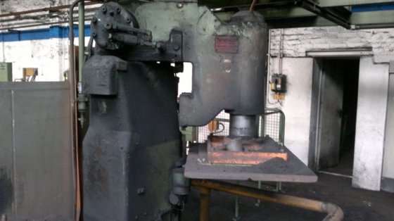 Rüttelpress-Formmaschine BMD ARPA700