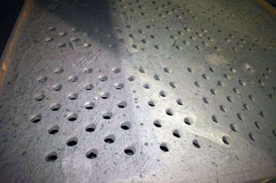 2010 FASTLOOP、プレート寸法2500mm x 2300mm