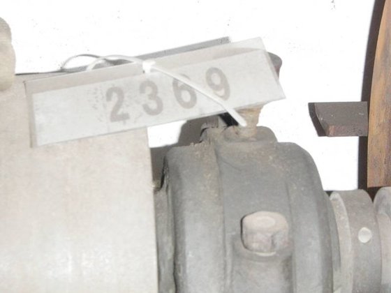 单个打磨盘直径 520 毫米，带 650x200 毫米工作台