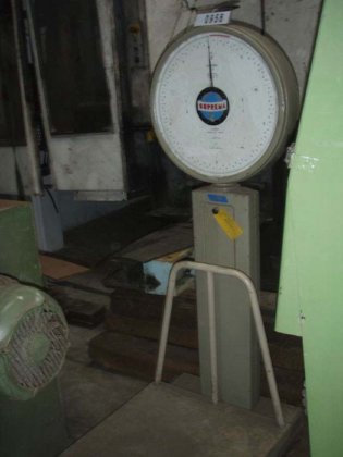 1984 带指针 SUPREME 的天平，150 千克