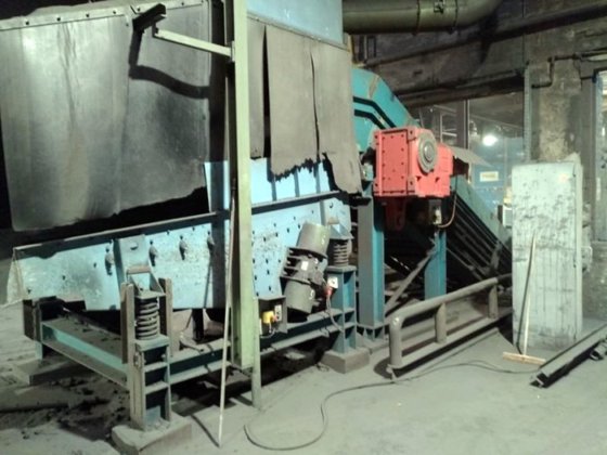 2004 スラットコンベヤ、長さ±60m、幅1400mm