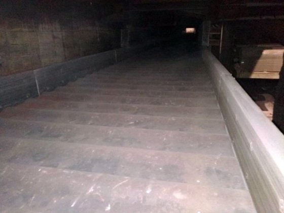 2004 スラットコンベヤ、長さ±60m、幅1400mm