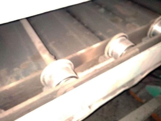 2004 スラットコンベヤ、長さ±60m、幅1400mm