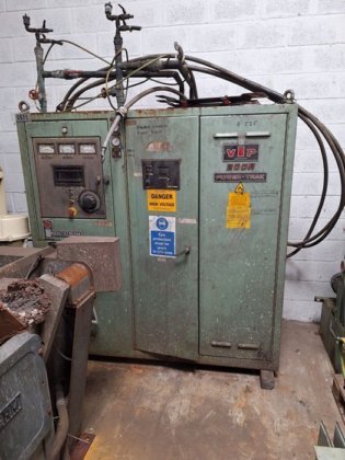 感应熔化炉 INDUCTOTHERM，250 千克