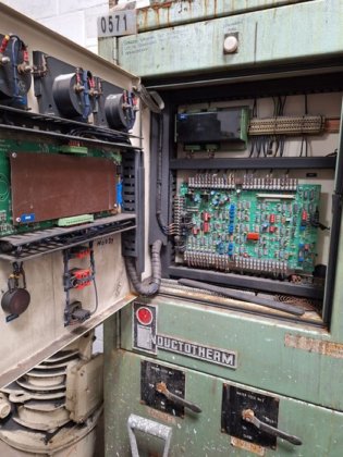 感应熔化炉 INDUCTOTHERM，250 千克