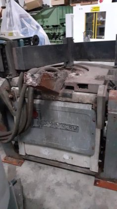 感应熔化炉 INDUCTOTHERM，250 千克