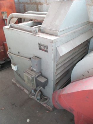 2 台壁挂式加热器，WANSON，60.000 kcal/h