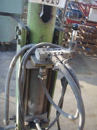 炉および取鍋用バイブレーター f. サイドライニング