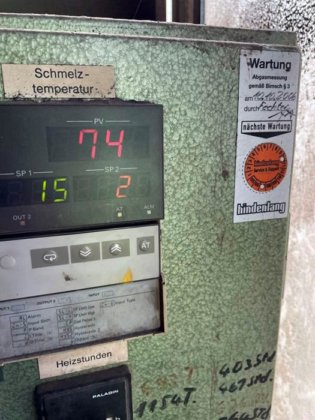 1990 倾斜式坩埚炉 HINDENLANG，铝，炯加热，800 千克